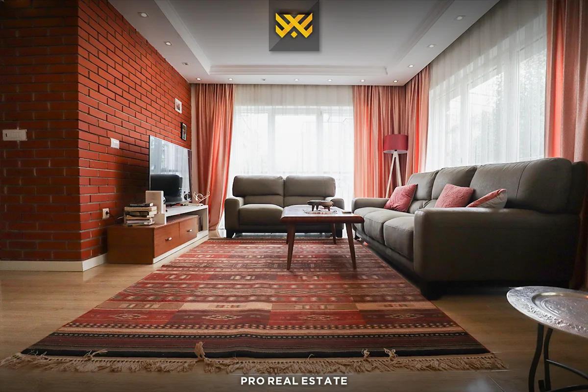 Shtëpi 390m² me #QIRA në Lagjen Qëndresa.
