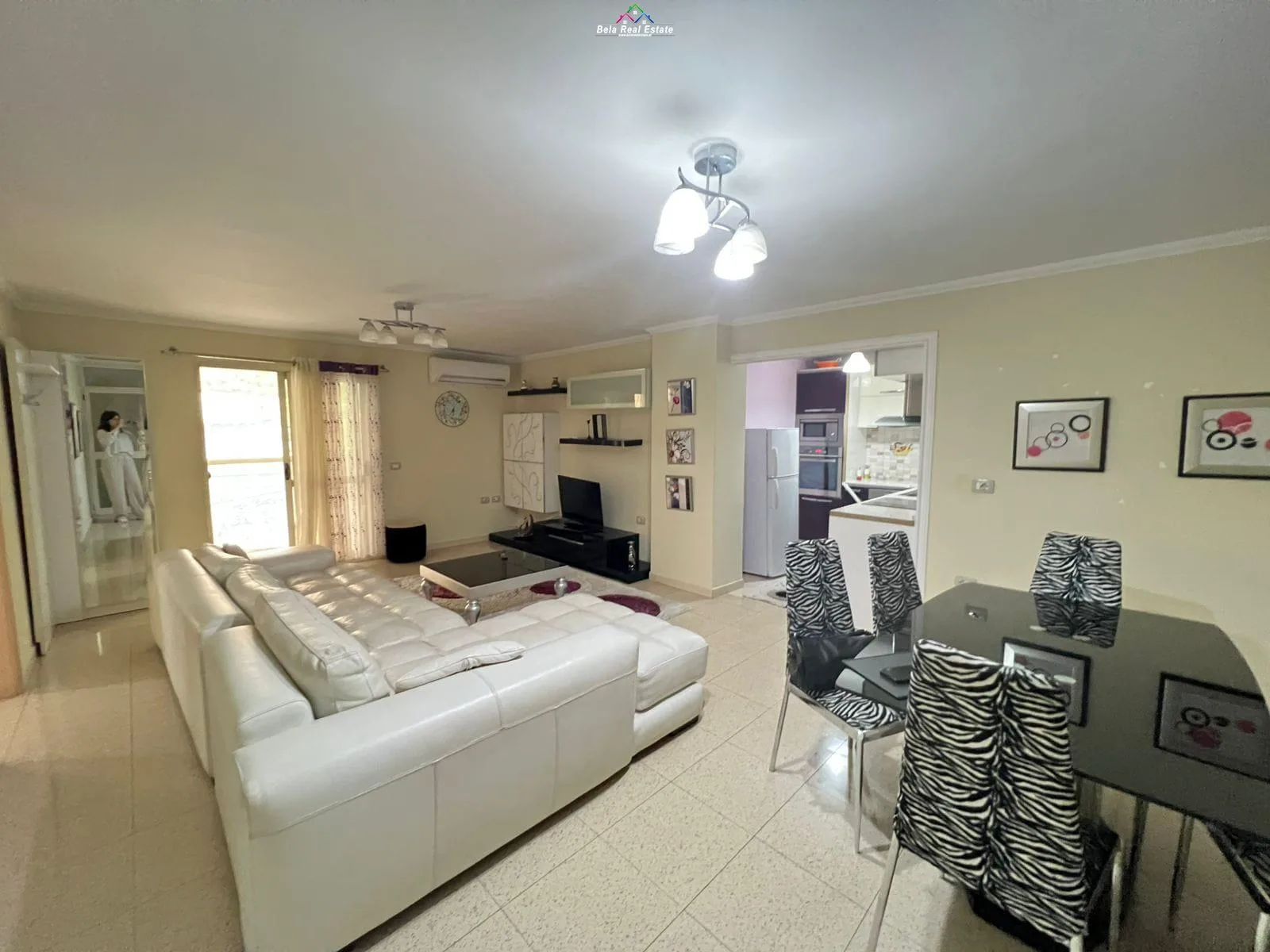 Apartament Me Qera 2+1 Tek Bulevardi Zogu i Pare (ID B2201914) Tirane