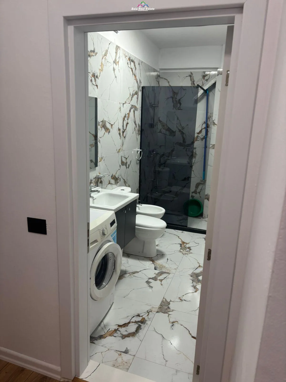 Apartament Me Qera 2+1+2 Tek 21 Dhjetori (ID B2201804) Tirane