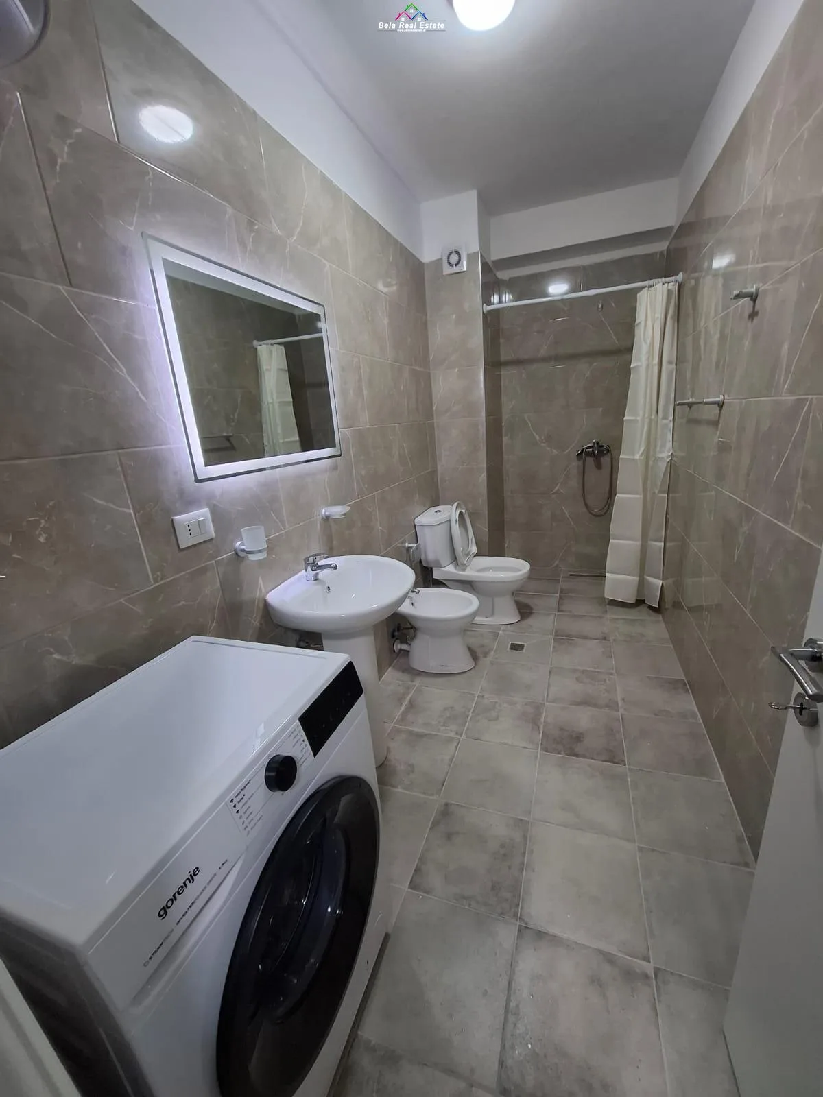 Apartament Me Qera 2+1 Tek 5 Maji (ID B2201661) Tirane