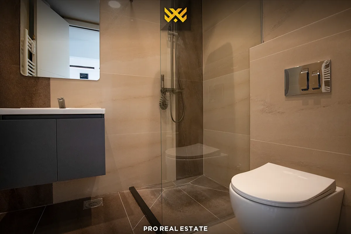 Banesë - Zyrë 85m² me #QIRA në Qendër