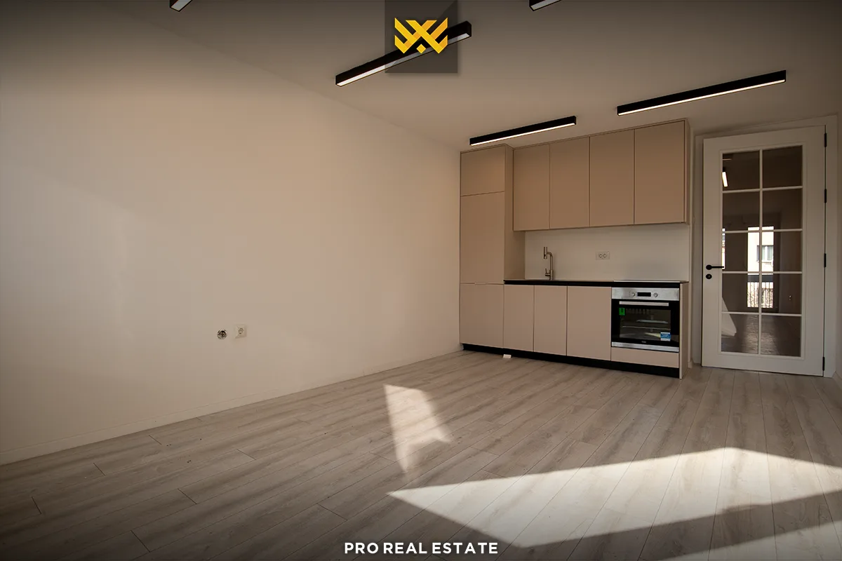 Banesë - Zyrë 85m² me #QIRA në Qendër