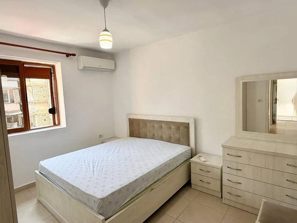 Apartament Per Shitje 2+1 Ne Xhamllik (ID B121146) Tirane