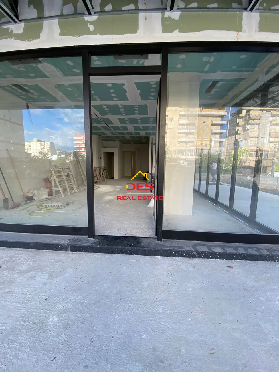 Jepet njësi biznesi me qira në transballkanike,vlorë