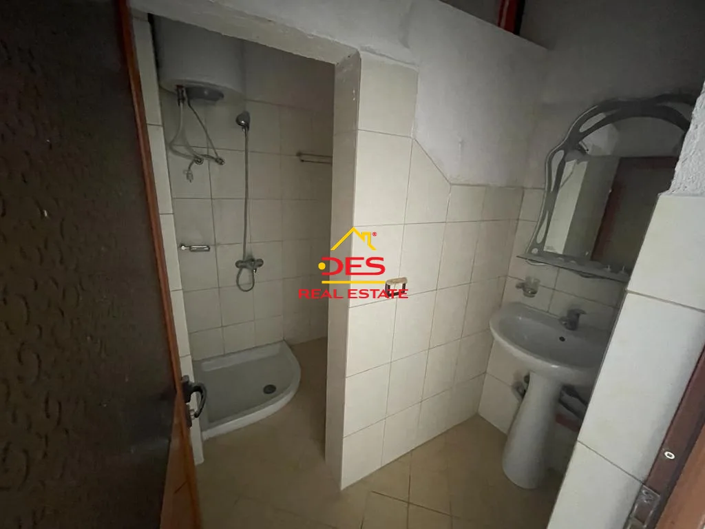 JEPET ME QERA AMBIENT BIZNESI 2 KATE + 1 KATË BODRUM 📍 Transballkanike,Vlore