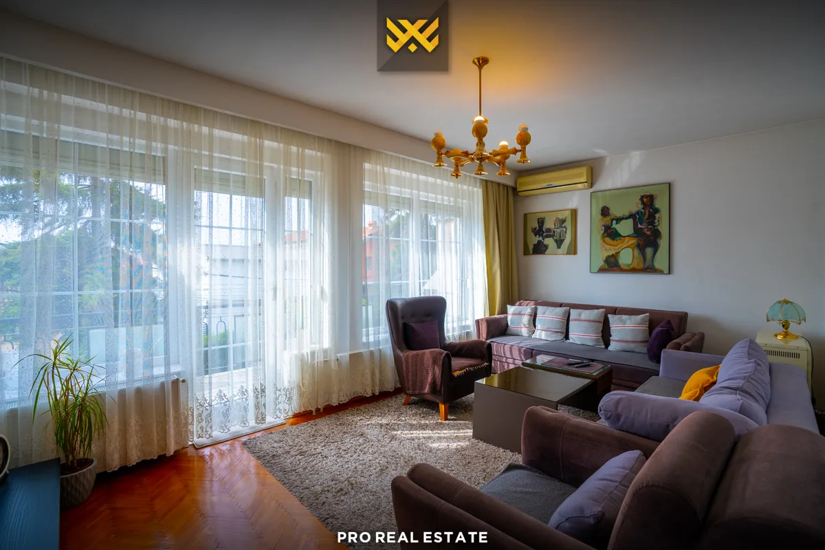 Shtëpi 250m² për #SHITJE në Taslixhe.