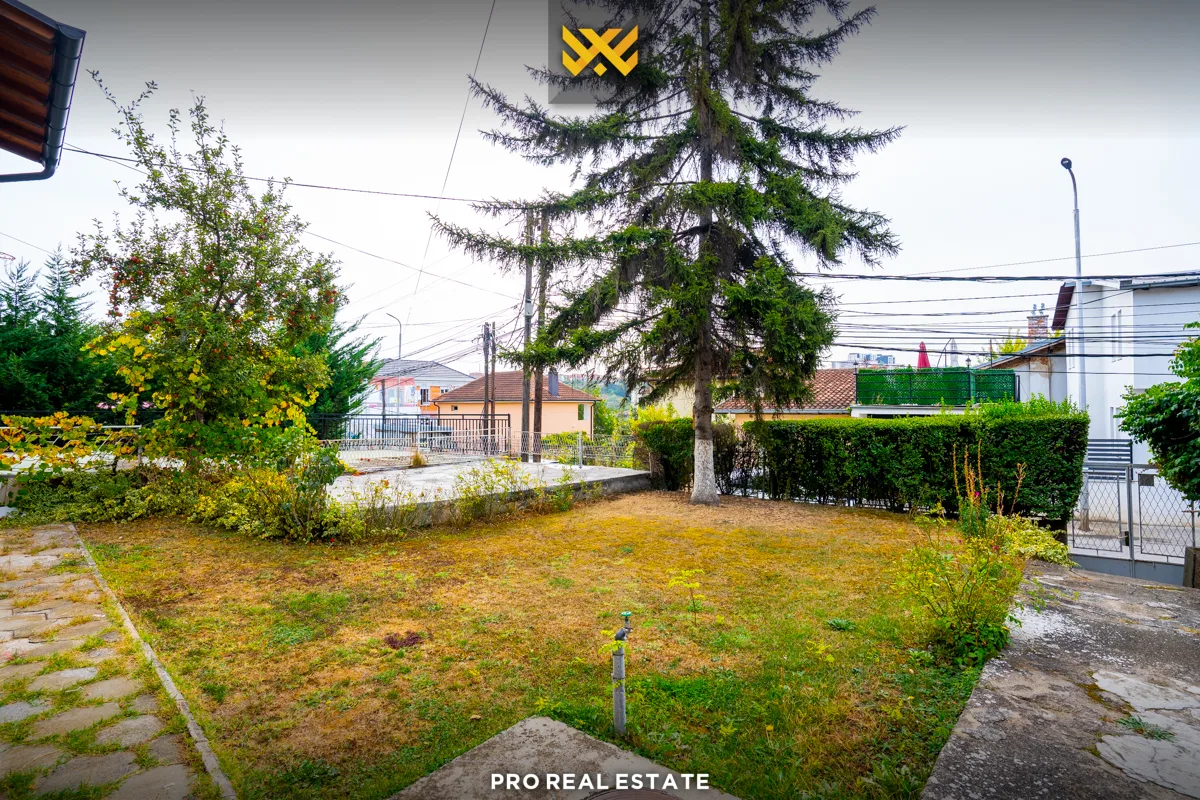 Shtëpi 250m² për #SHITJE në Taslixhe.
