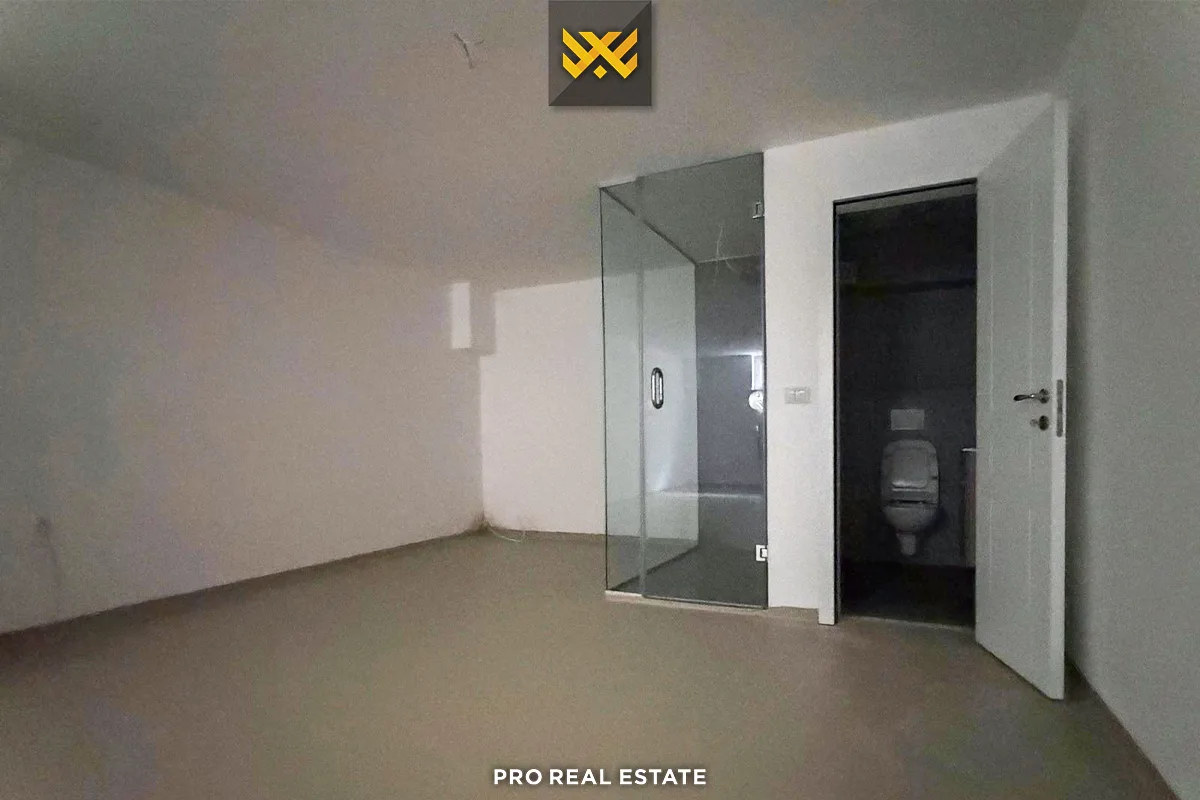 Shtëpi 352m² për #SHITJE në Lagjen Priam Village