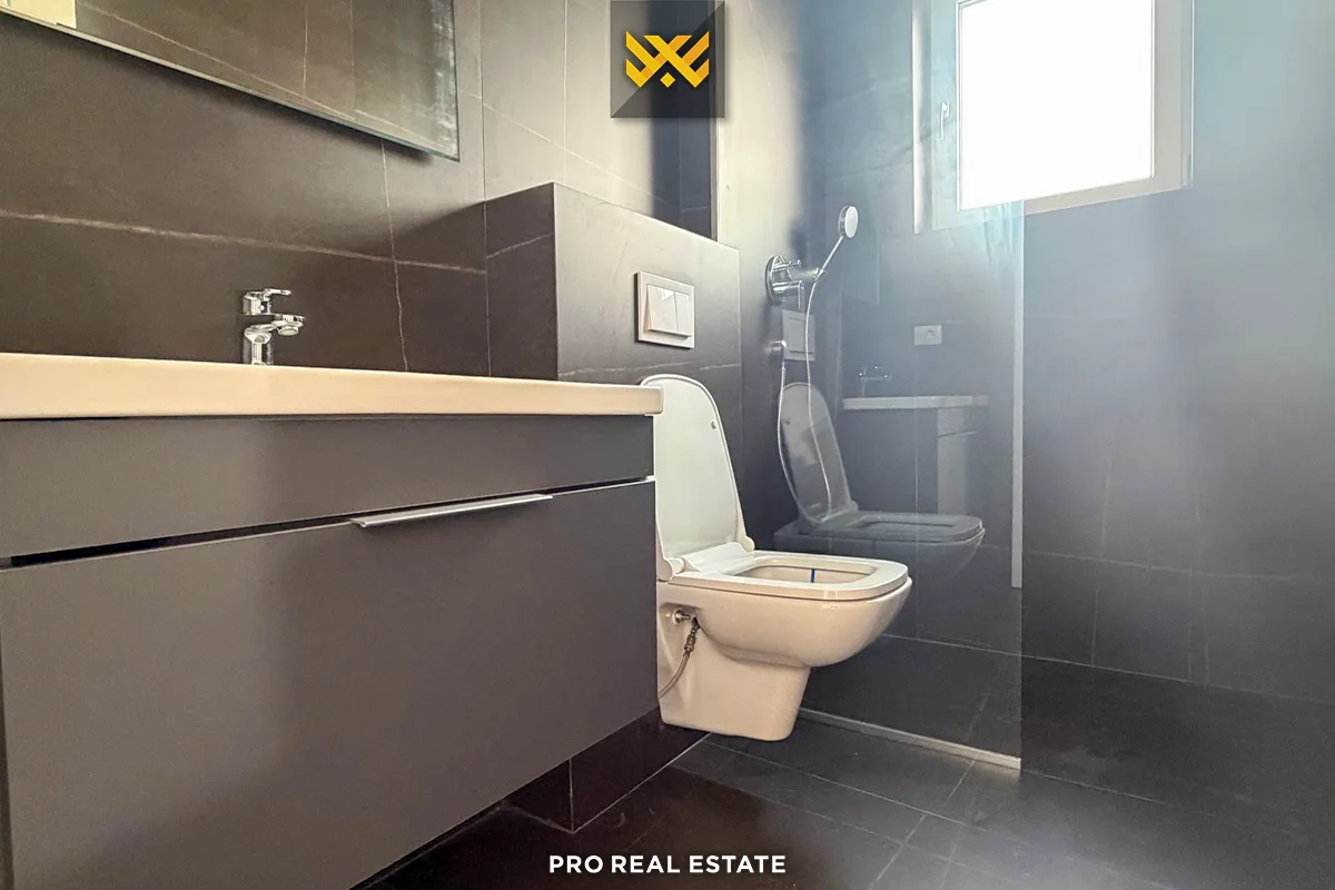 Shtëpi 352m² për #SHITJE në Lagjen Priam Village