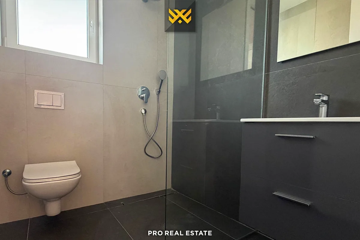 Shtëpi 352m² për #SHITJE në Lagjen Priam Village