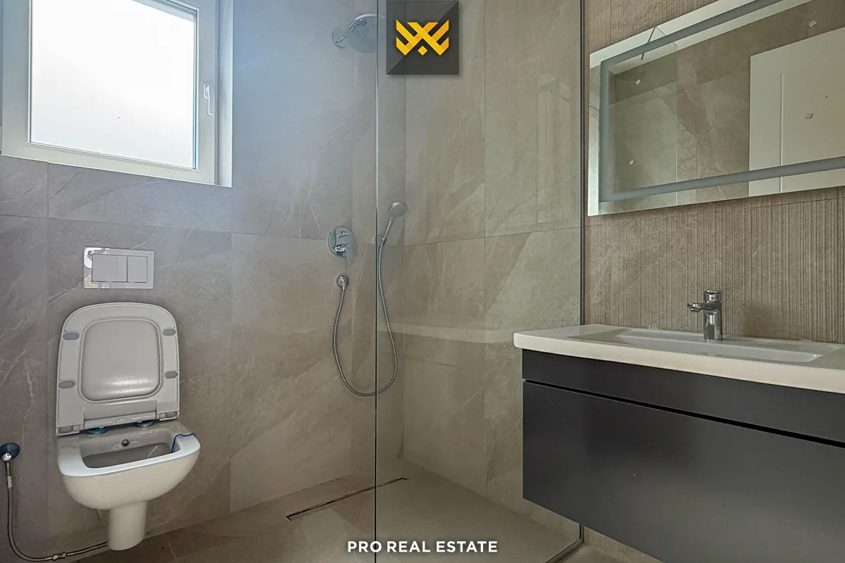 Shtëpi 352m² për #SHITJE në Lagjen Priam Village