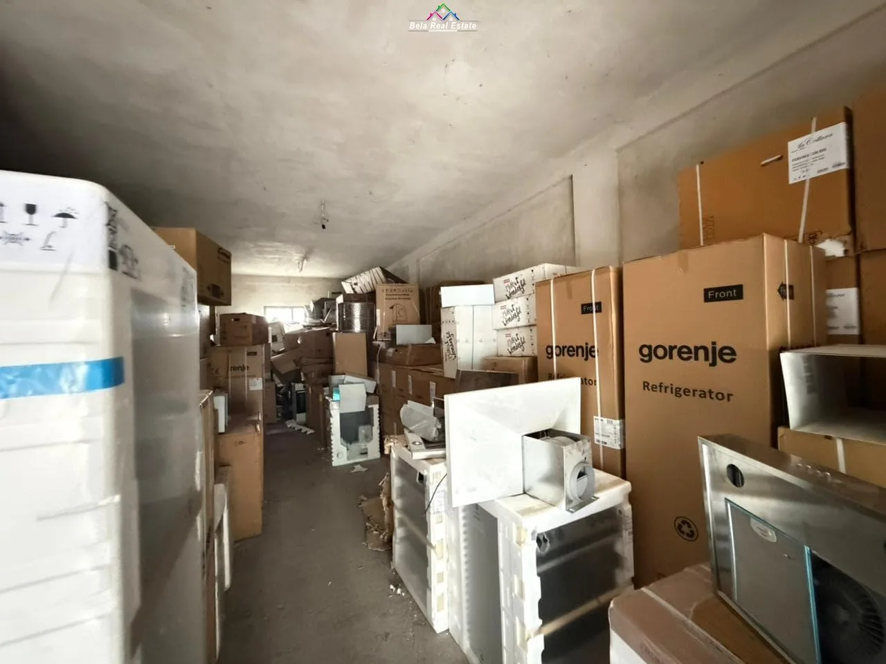 Magazine Me Qera Tek 21 Dhjetori ( ID BM296) Tirane