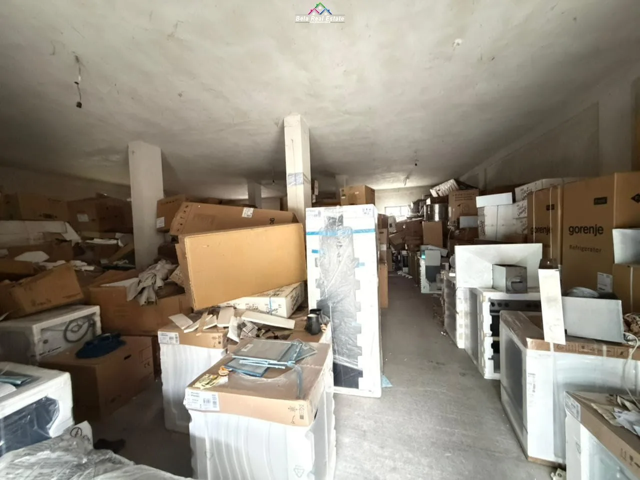 Magazine Me Qera Tek 21 Dhjetori ( ID BM296) Tirane