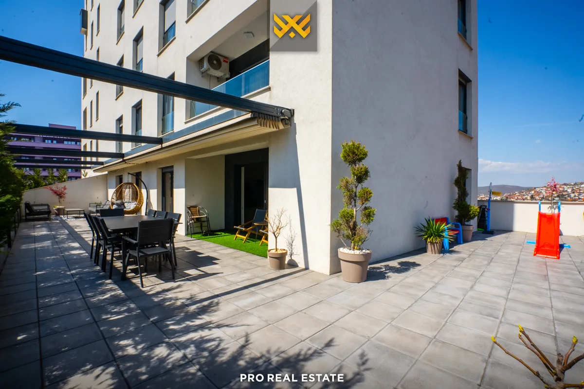 Banesë - Penthouse 113m² + 125m² për #SHITJE në Lagjen e Muhaxherëve
