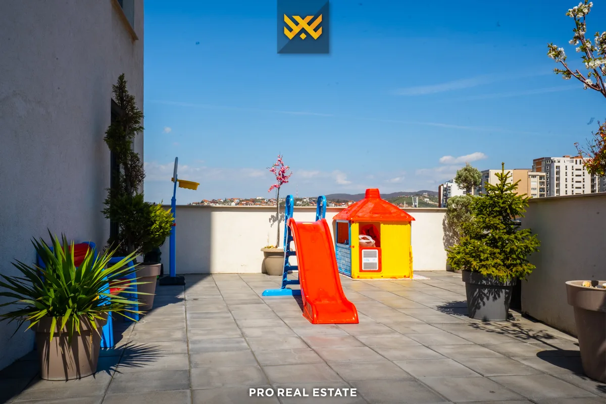 Banesë - Penthouse 113m² + 125m² për #SHITJE në Lagjen e Muhaxherëve