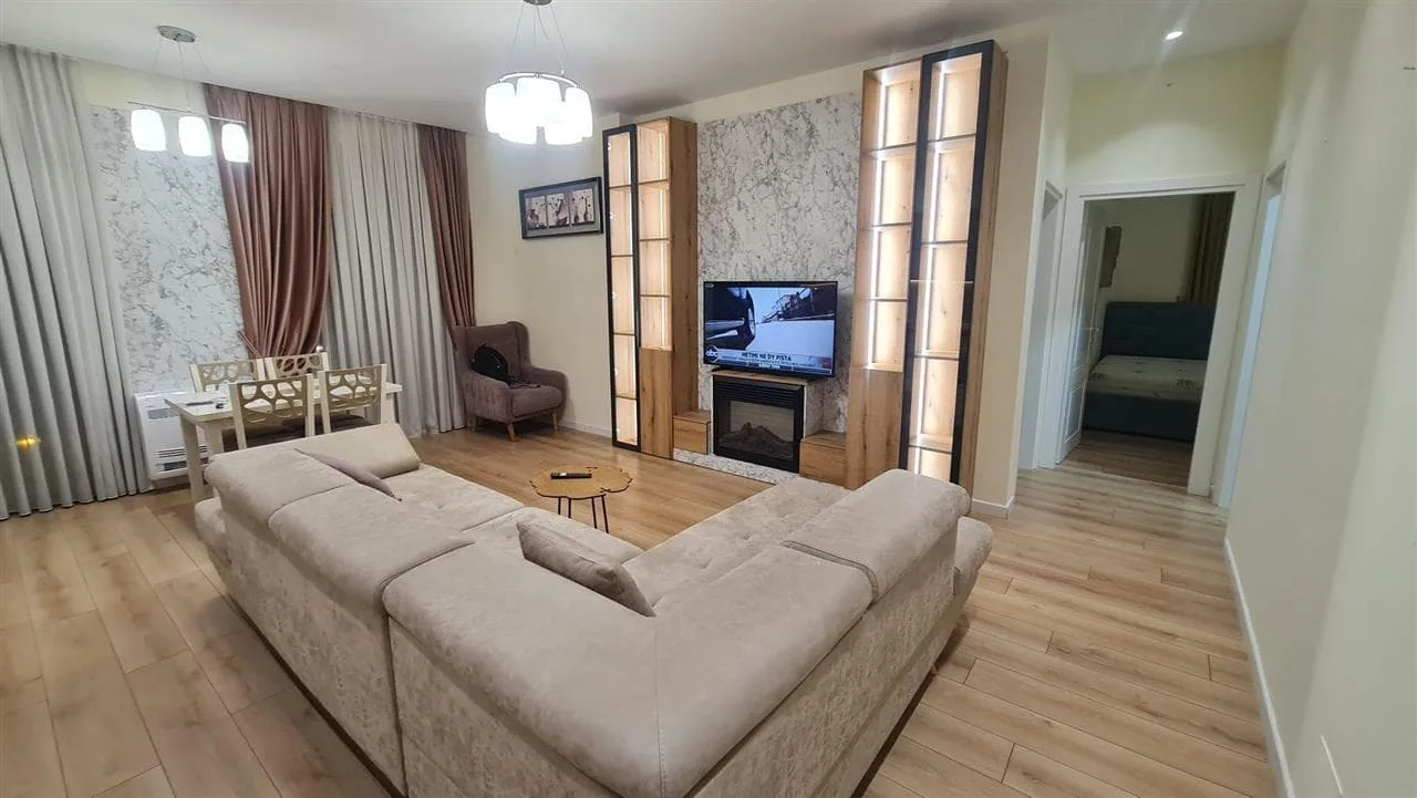 Apartament Me Qera 2+1+2 prane Farmacise 10 (ID B2201263) Tirane