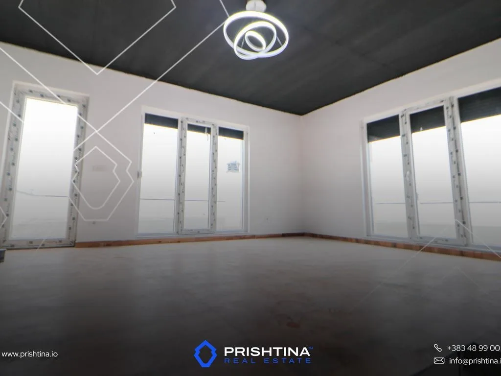 Shtëpi me qira 500m² te Përroi i Njelmët