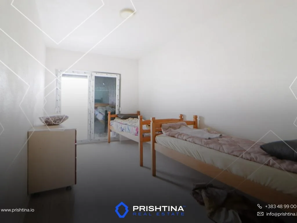 Shtëpi me qira 500m² te Përroi i Njelmët