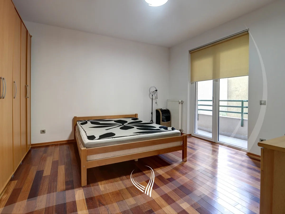Banesë me 3 dhoma gjumi me qira në lagjen Pejton