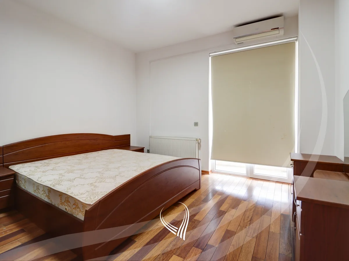 Banesë me 3 dhoma gjumi me qira në lagjen Pejton