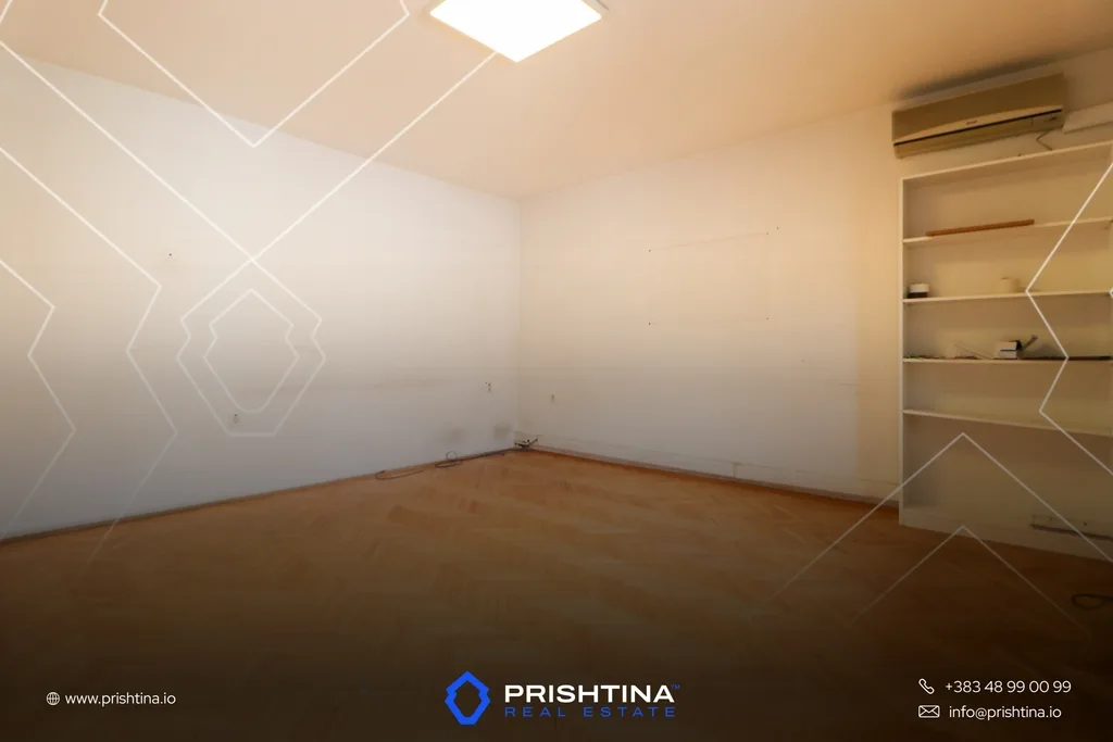 Shtëpi me qira 360m² + 3.7 ari oborr në Dragodan