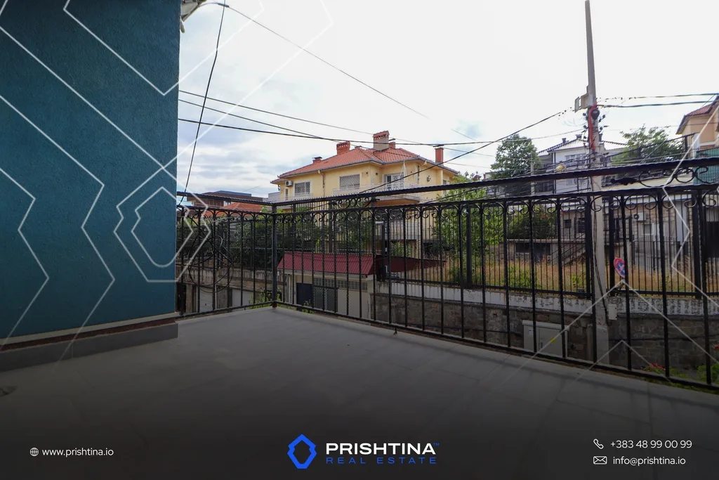 Shtëpi me qira 360m² + 3.7 ari oborr në Dragodan