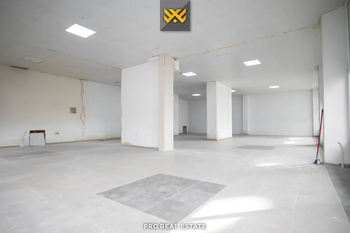 Lokal 200m² me #QIRA në Fushë Kosovë