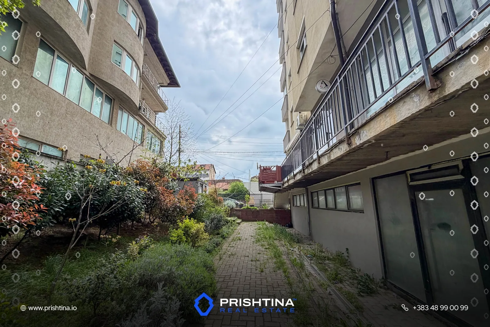 Objekt me qira 485m² në Emshir
