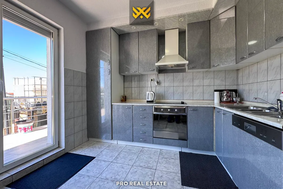 Shtëpi 200m² për #SHITJE në Hajvali
