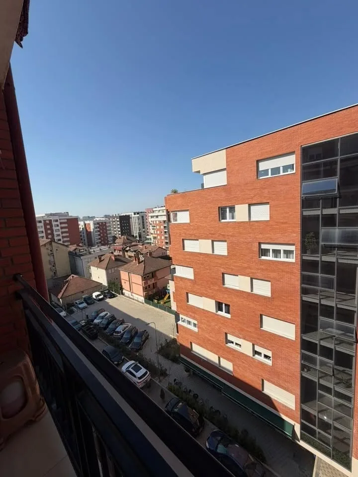 Banesë në shitje në Lagjen Mati 1