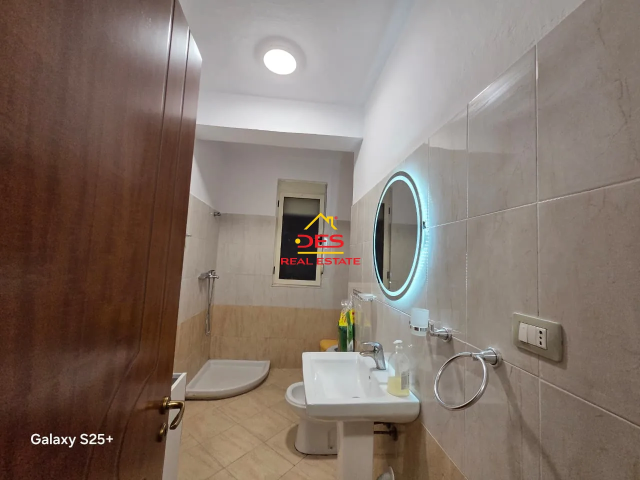 JEPET ME QIRA APARTAMENT 2+1+2 PRANË PORTIT ,VLORË 📍 Te Ish- Karburant Vola
