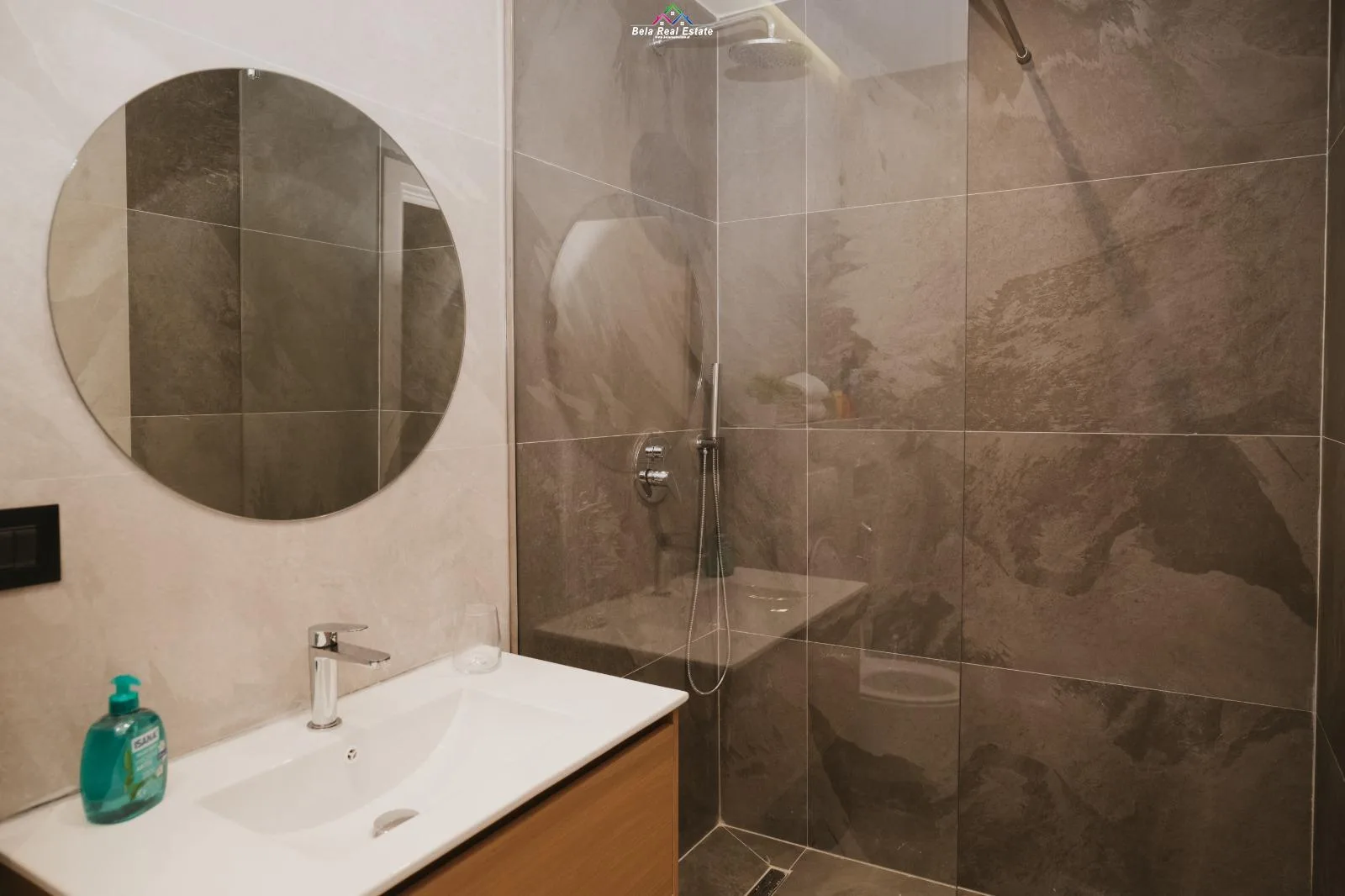 2 Garsoniere me Qera Tek Myslym Shyri (ID BG174) Tirane