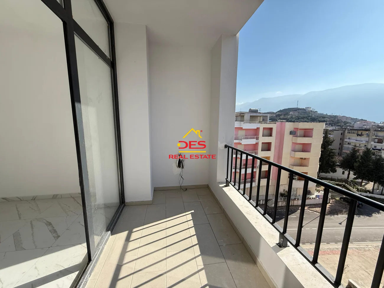 Shitet apartament 2+1+2 në orikum ,vlorë