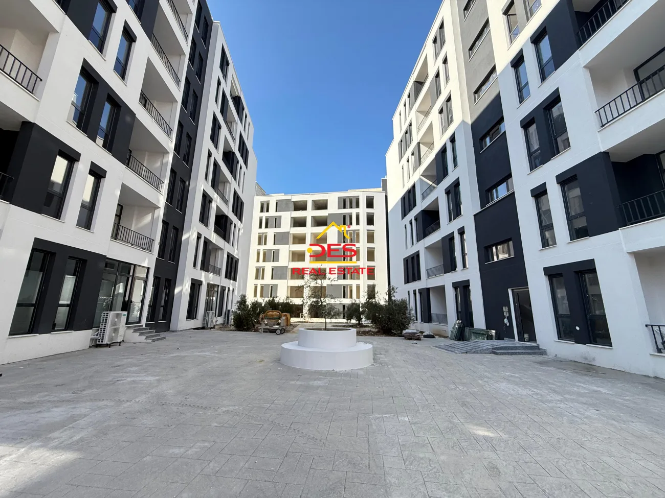 Shitet apartament 2+1+2 në orikum ,vlorë