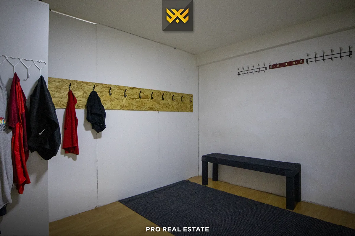 Lokal 211m² për #SHITJE në Tophane.