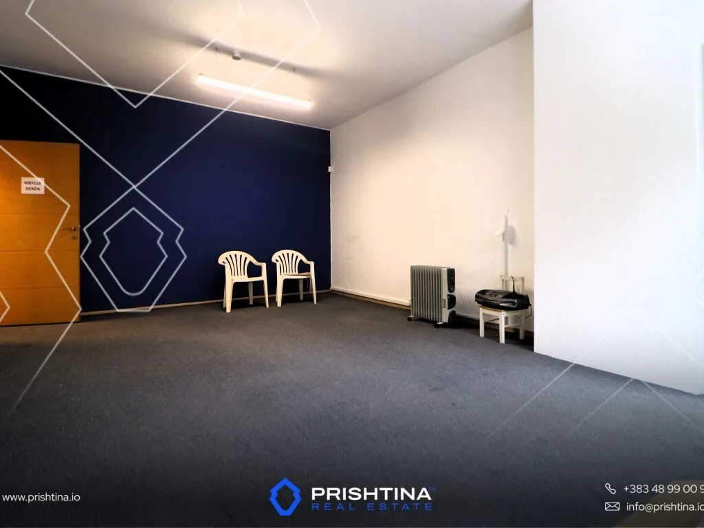 Zyrë me qira 136m² në Pejton