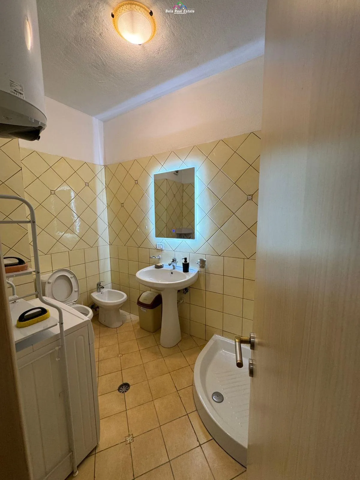 Apartament me qera 1+1 tek Ish Tregu Elektrik (ID B2101514) Tirane
