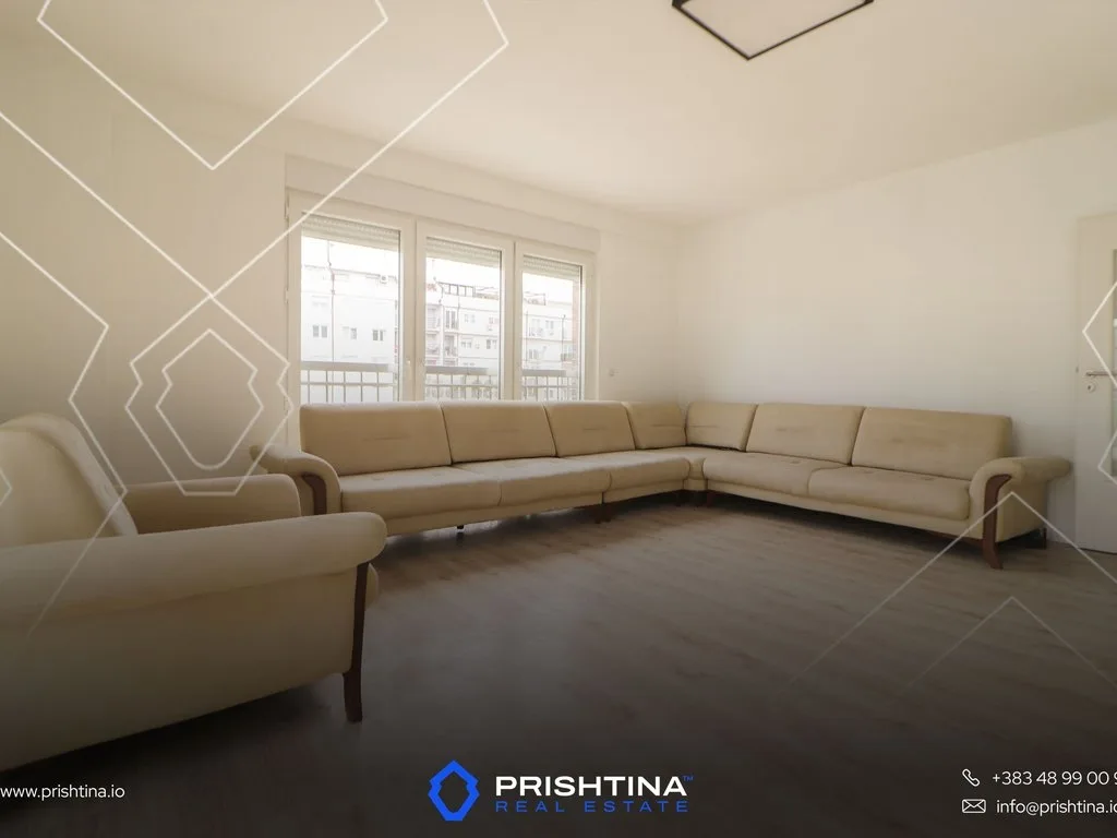 Banesë me qira 100m² në Rrugën C