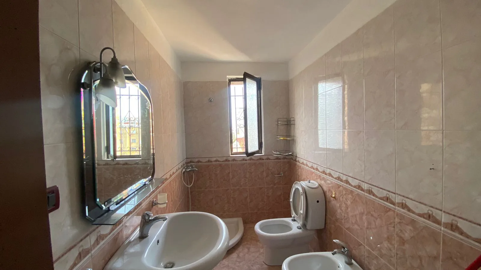 Apartament Me Qera 1+1 Tek Shkolla E Baletit (ID B211348) Tirane.