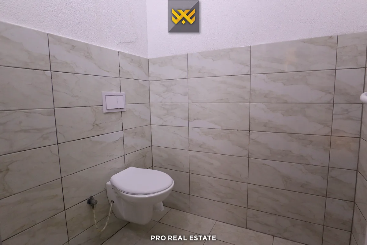 Lokal 250m² me #QIRA në Tophane