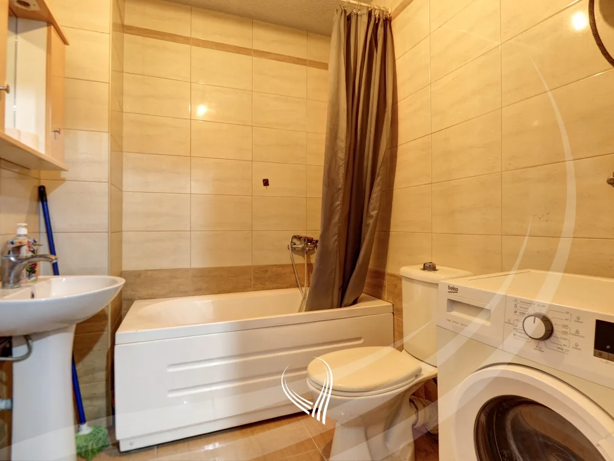 Banesë me 1 dhomë gjumi me qira në lagjen Kalabria – Emshir