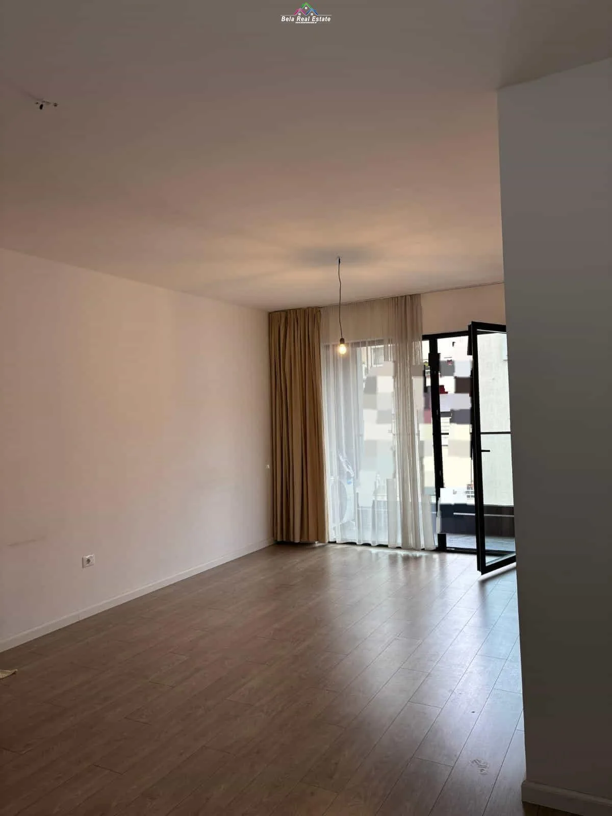 Zyre Me Qera 1+1 Tek Komuna e Parisit (ID BZ2804) Tirane