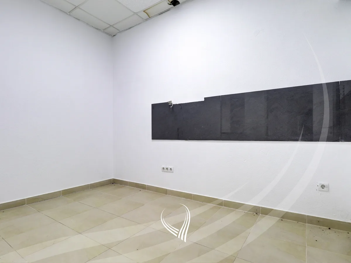 Lokal 295m2 në shitje në lagjen Kalabria – Emshir