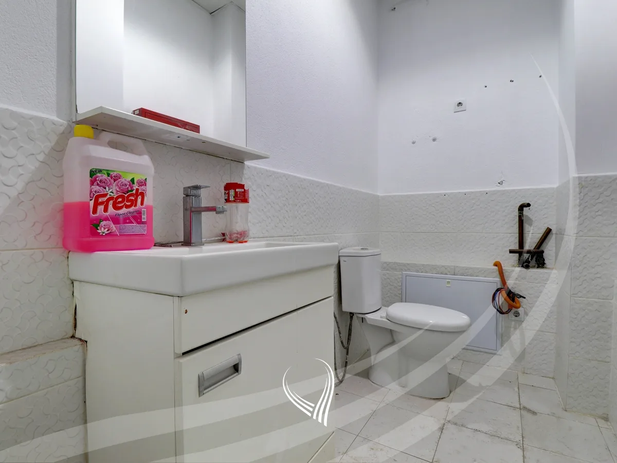 Lokal 295m2 në shitje në lagjen Kalabria – Emshir
