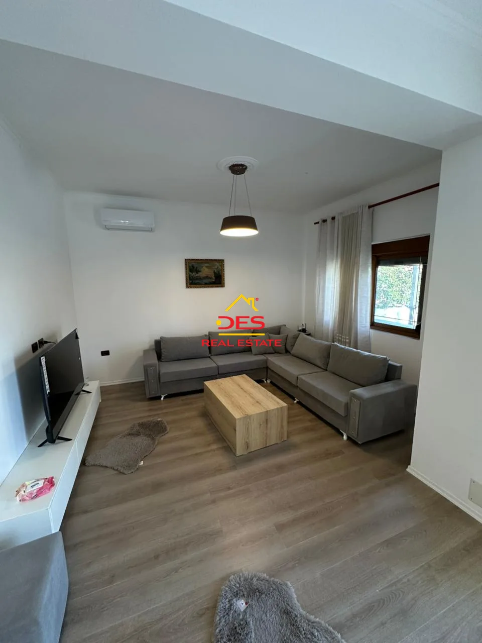 Shitet shtepi private + truall pranë transballkanikes, vlorë.