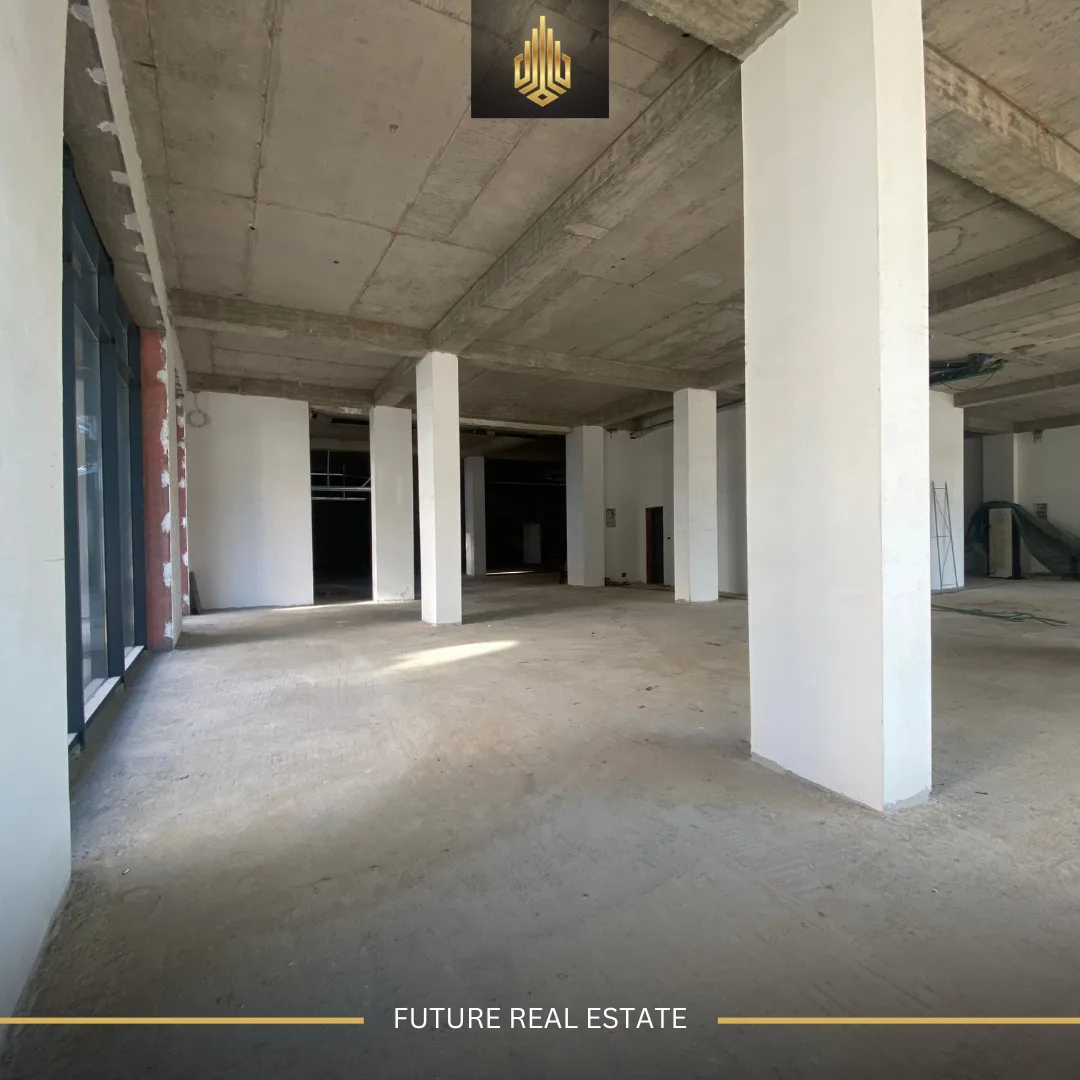Lokal me QERA/283m²