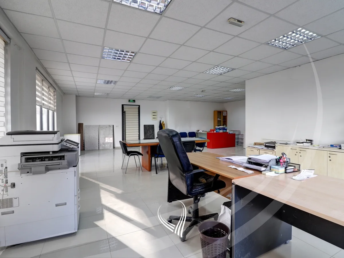 Lokal 149.24m2 në shitje në lagjen Mati 1