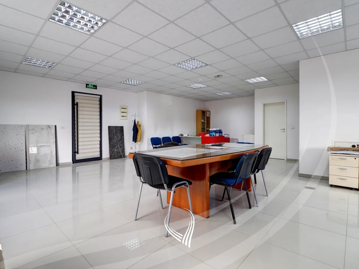 Lokal 149.24m2 në shitje në lagjen Mati 1
