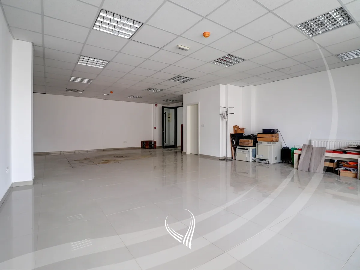 Lokal 149.24m2 në shitje në lagjen Mati 1