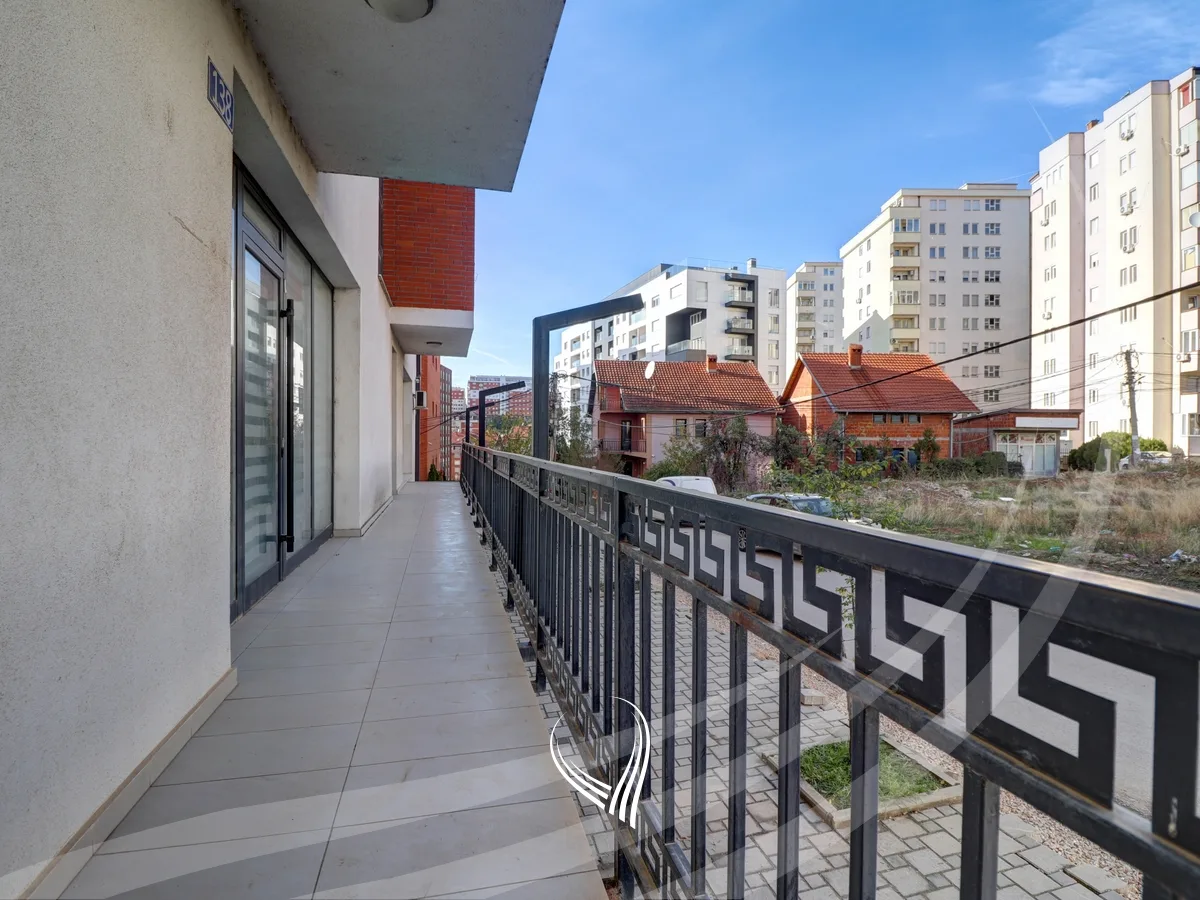 Lokal 149.24m2 në shitje në lagjen Mati 1